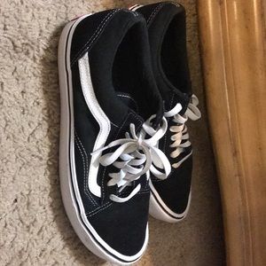 Men's low top skater classic Van's.